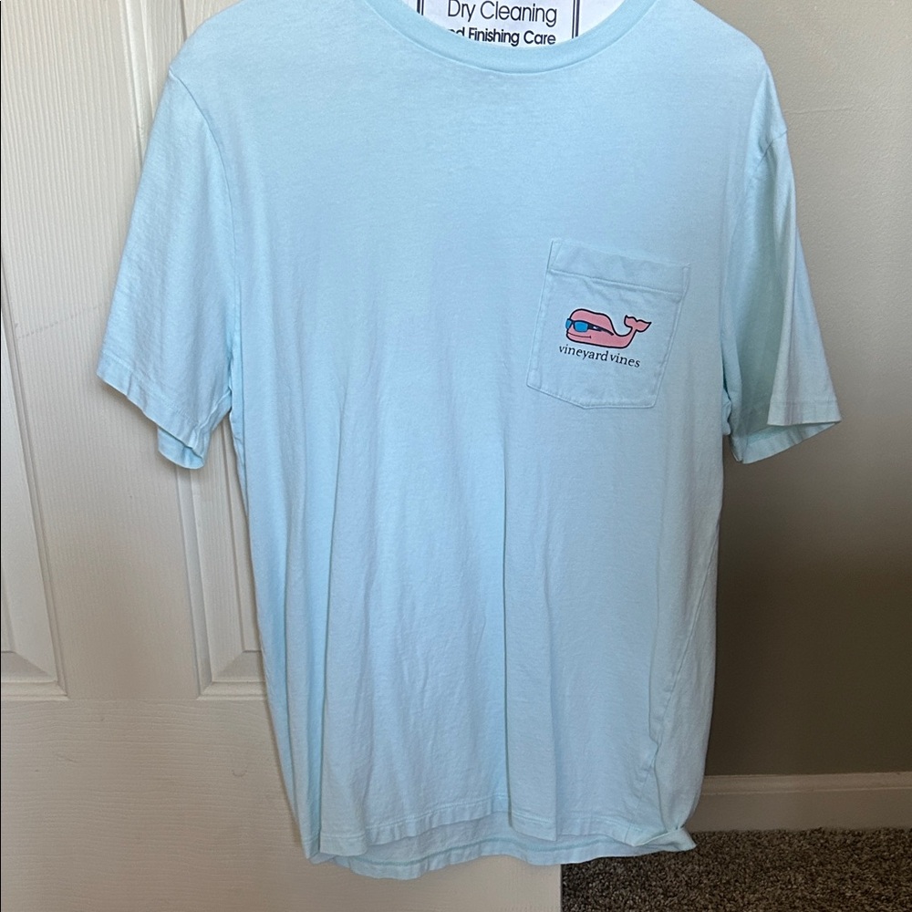Vineyard Vines Men's Light Blue Tee with Pocket